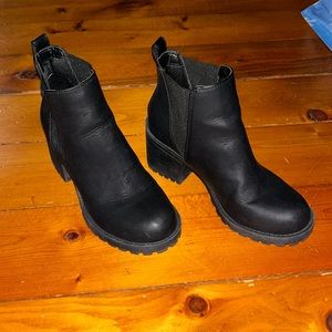 Princess Polly boots.